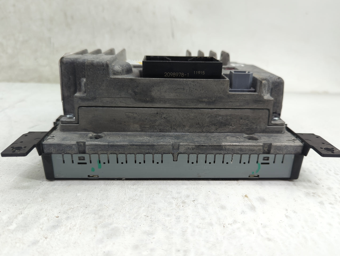 2015 Chrysler 200 Radio AM FM Cd Player Receiver Replacement P/N:68190256AD 68190256AE, QHG-BE2801, 6434C-BE2801, 2098978-1 
