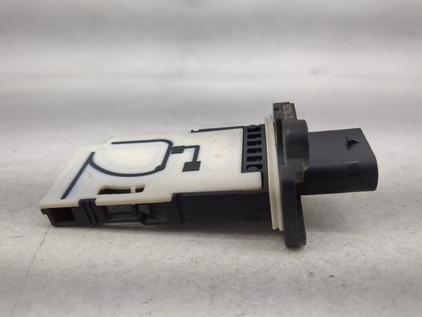 2015-2017 Chrysler 200 Mass Air Flow Meter Maf 1486639 - Oemusedautoparts1.com
