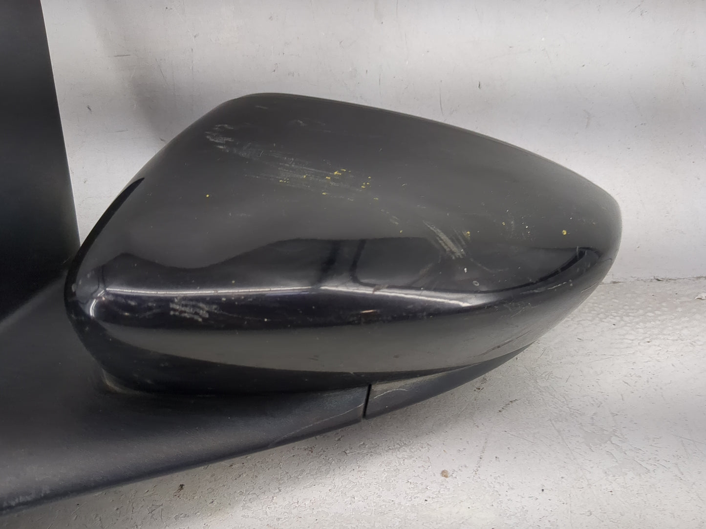 2015-2017 Chrysler 200 Driver Side View Mirror - Left Door Mirror OEM Used - Oemusedautoparts1.com