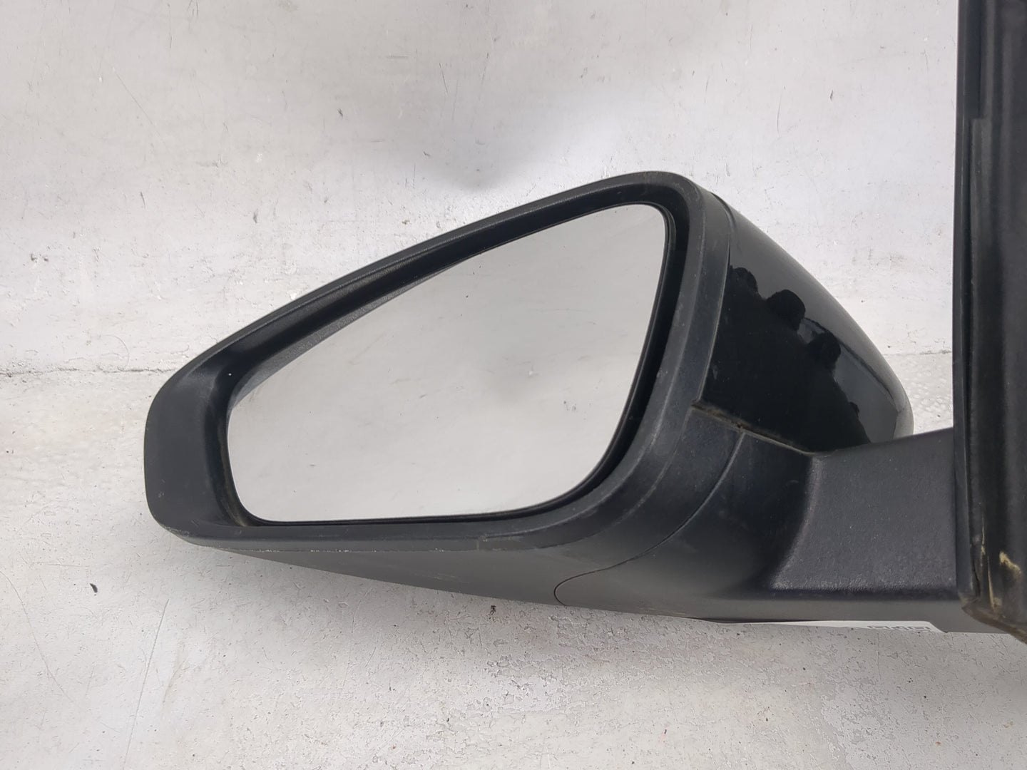2015-2017 Chrysler 200 Driver Side View Mirror - Left Door Mirror OEM Used - Oemusedautoparts1.com