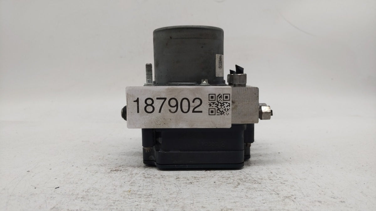 2016 Chrysler 200 Anti-Lock Brake ABS Pump Module Actuator OEM P/N:68267002AC 68293539AB Fits OEM Used Auto Parts - Oemuseda