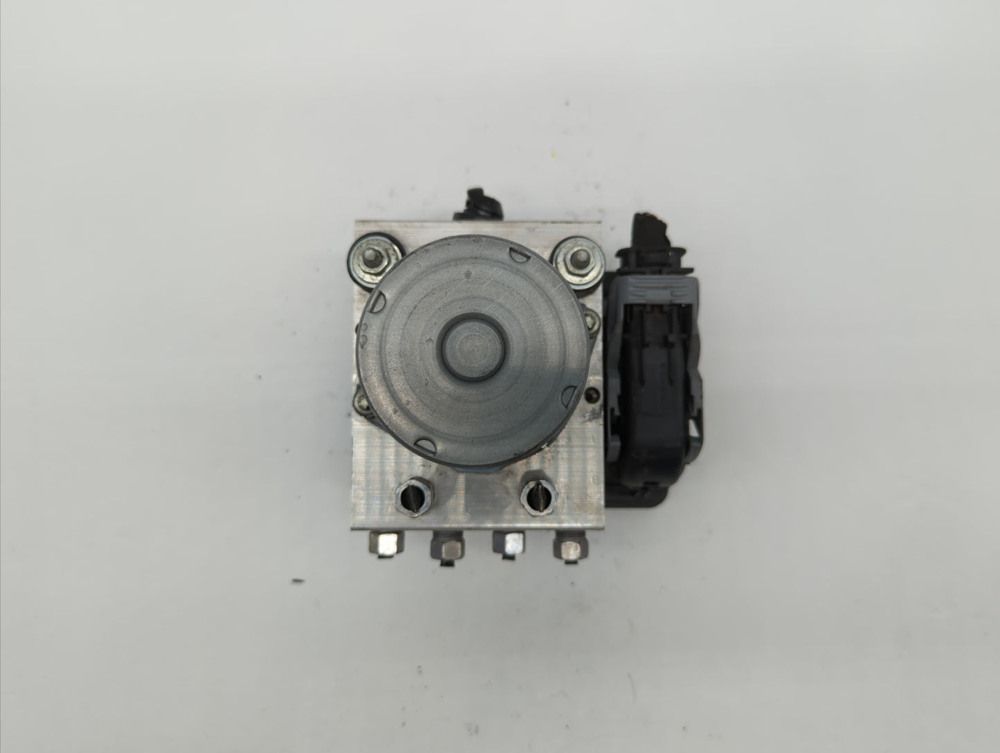 2016 Chrysler 200 ABS Pump Control Module Replacement P/N:68267002AC 68293539AB Fits OEM Used Auto Parts - Oemusedautoparts1