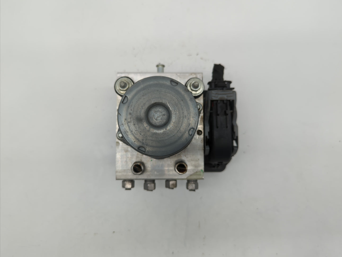 2016 Chrysler 200 ABS Pump Control Module Replacement P/N:68267002AC 68293539AB Fits OEM Used Auto Parts - Oemusedautoparts1