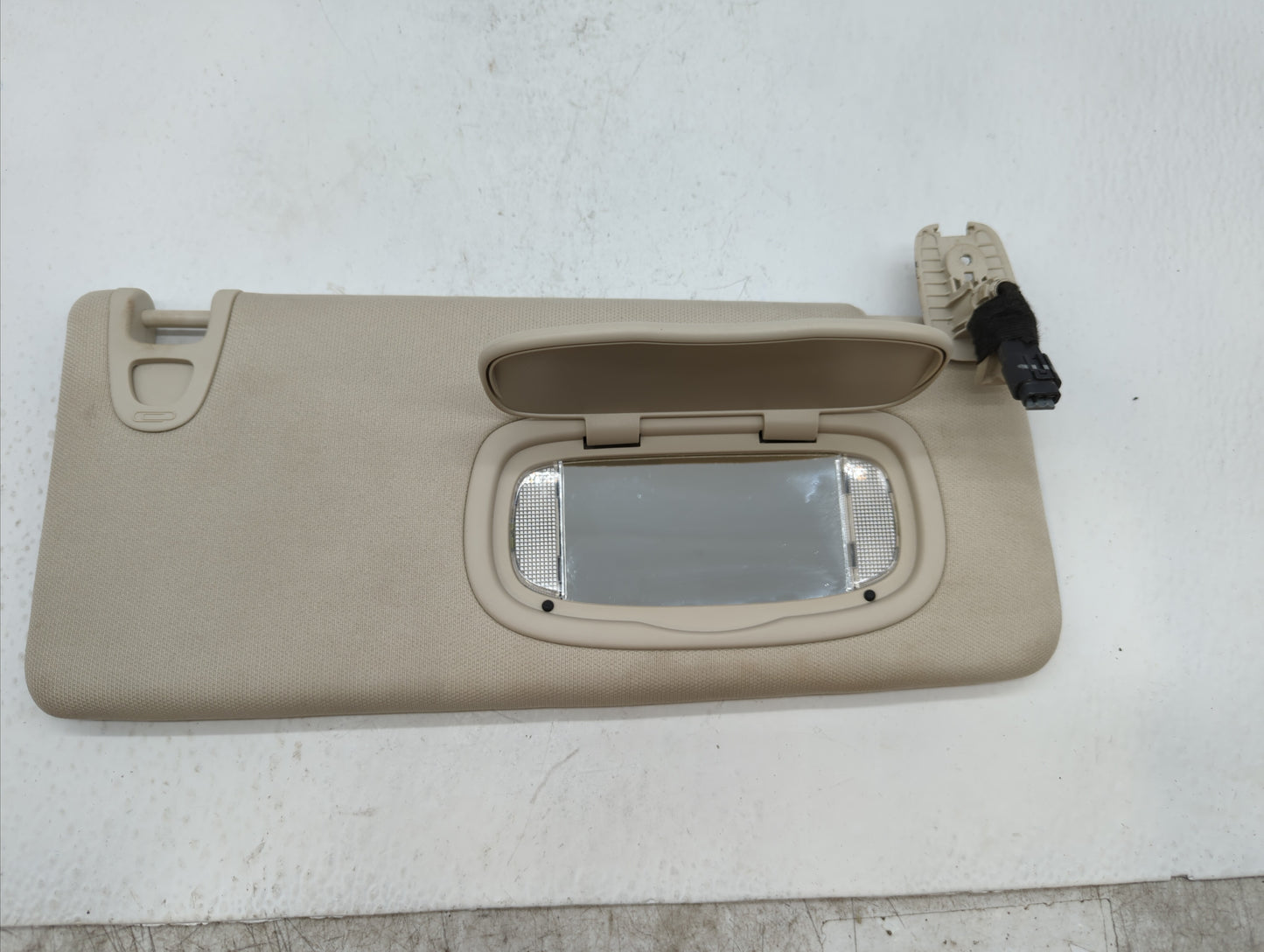 2016-2017 Chrysler 200 Sun Visor Shade Replacement Passenger Right Mirror Fits Fits 2016 2017 OEM Used Auto Parts - Oemuseda