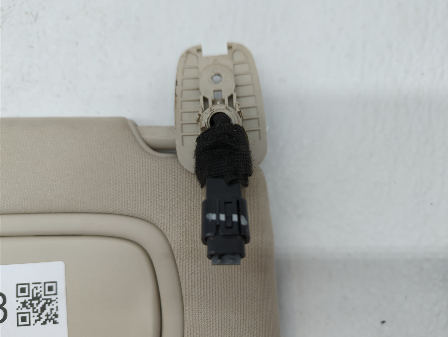 2016-2017 Chrysler 200 Sun Visor Shade Replacement Passenger Right Mirror Fits Fits 2016 2017 OEM Used Auto Parts - Oemuseda