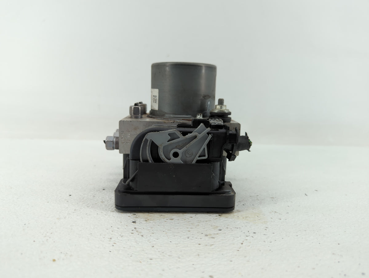 2016 Chrysler 200 Anti-Lock Brake ABS Pump Module Actuator OEM P/N:68267002AC 68293539AB Fits OEM Used Auto Parts - Oemuseda