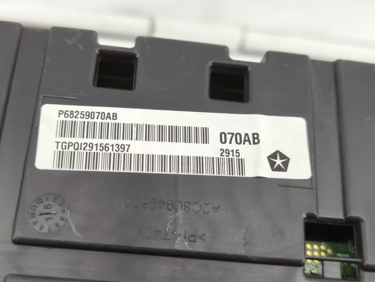 2016 Chrysler 200 Instrument Cluster Speedometer Gauges P/N:P68259070AB P68310017AA Fits OEM Used Auto Parts - Oemusedautopa