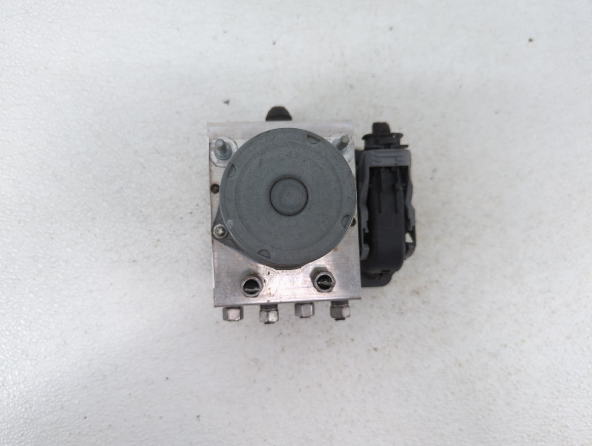 2016 Chrysler 200 Anti-Lock Brake ABS Pump Module Actuator OEM P/N:68267002AC 68293539AB Fits OEM Used Auto Parts - Oemuseda