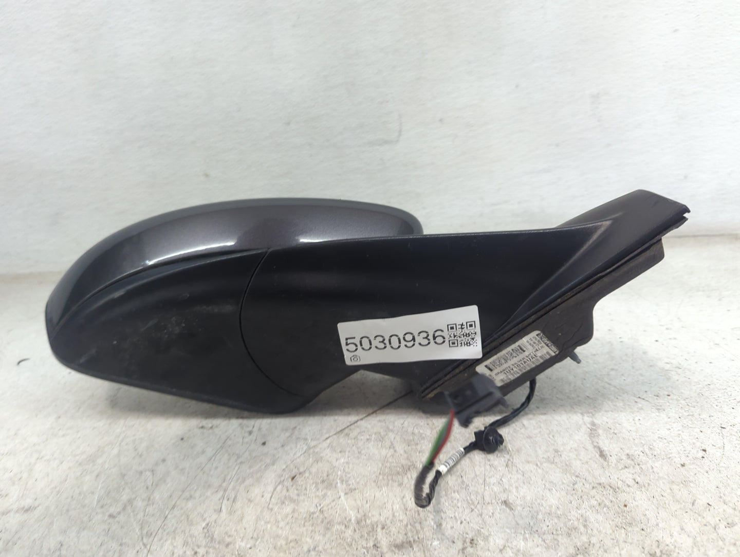 2016 Chrysler 200 Passenger Side View Mirror - Right Door Mirror OEM Used - Oemusedautoparts1.com