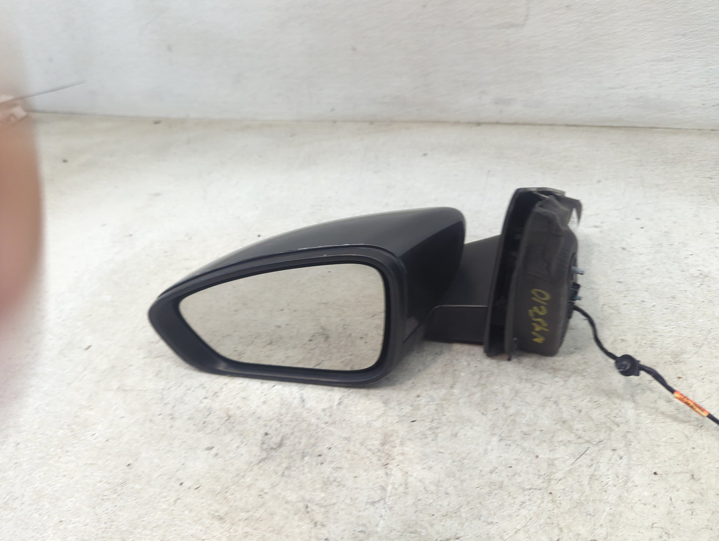 2015-2017 Chrysler 200 Driver Side View Mirror - Left Door Mirror OEM Used - Oemusedautoparts1.com