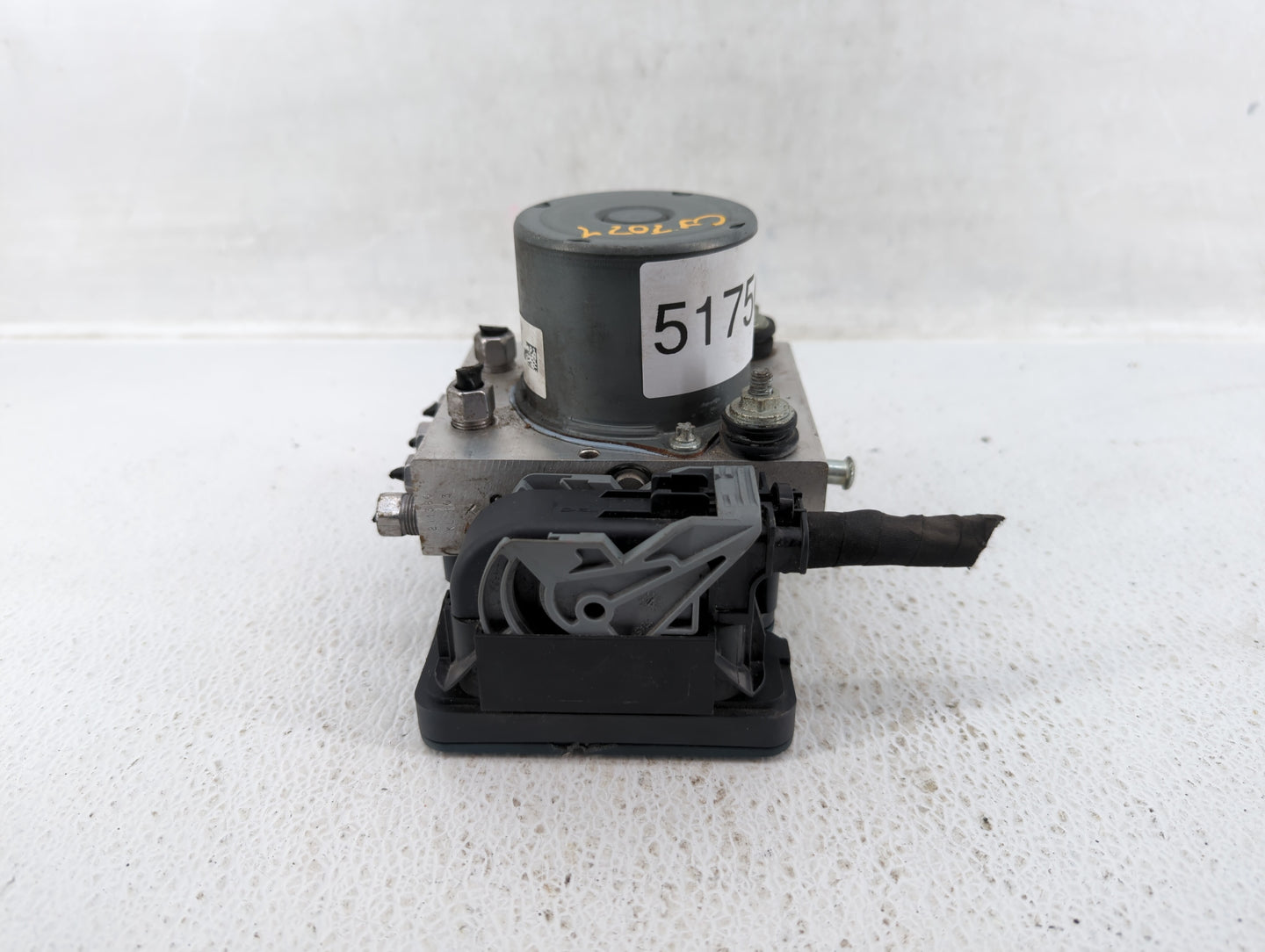 2016 Chrysler 200 ABS Pump Control Module Replacement P/N:P68267002AC Fits OEM Used Auto Parts - Oemusedautoparts1.com