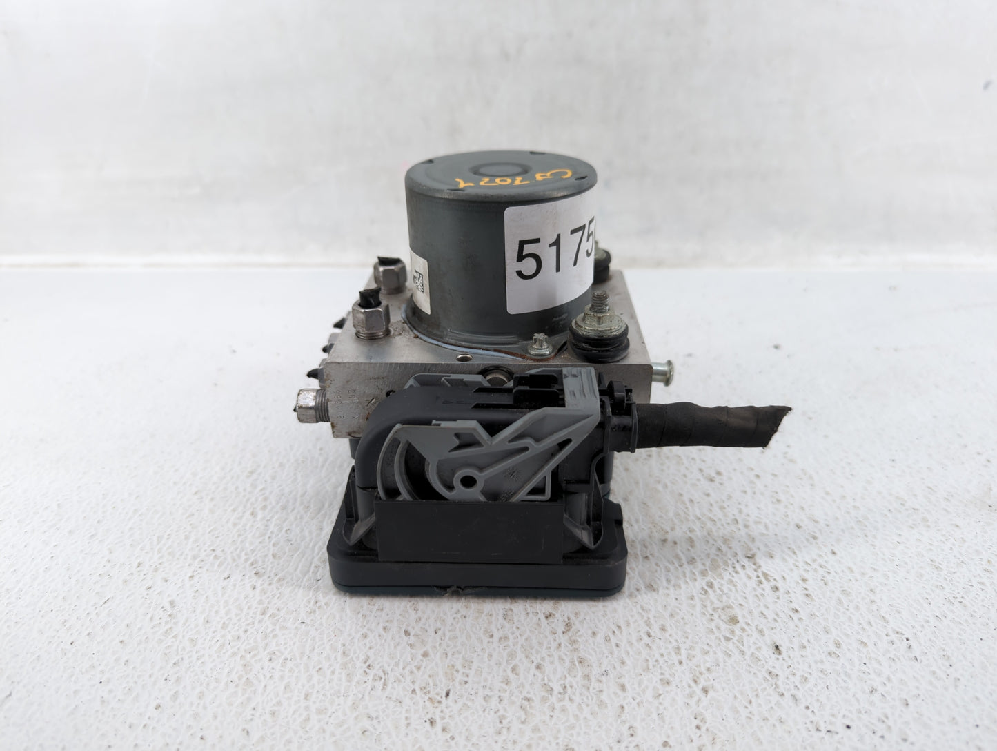 2016 Chrysler 200 ABS Pump Control Module Replacement P/N:P68267002AC Fits OEM Used Auto Parts - Oemusedautoparts1.com