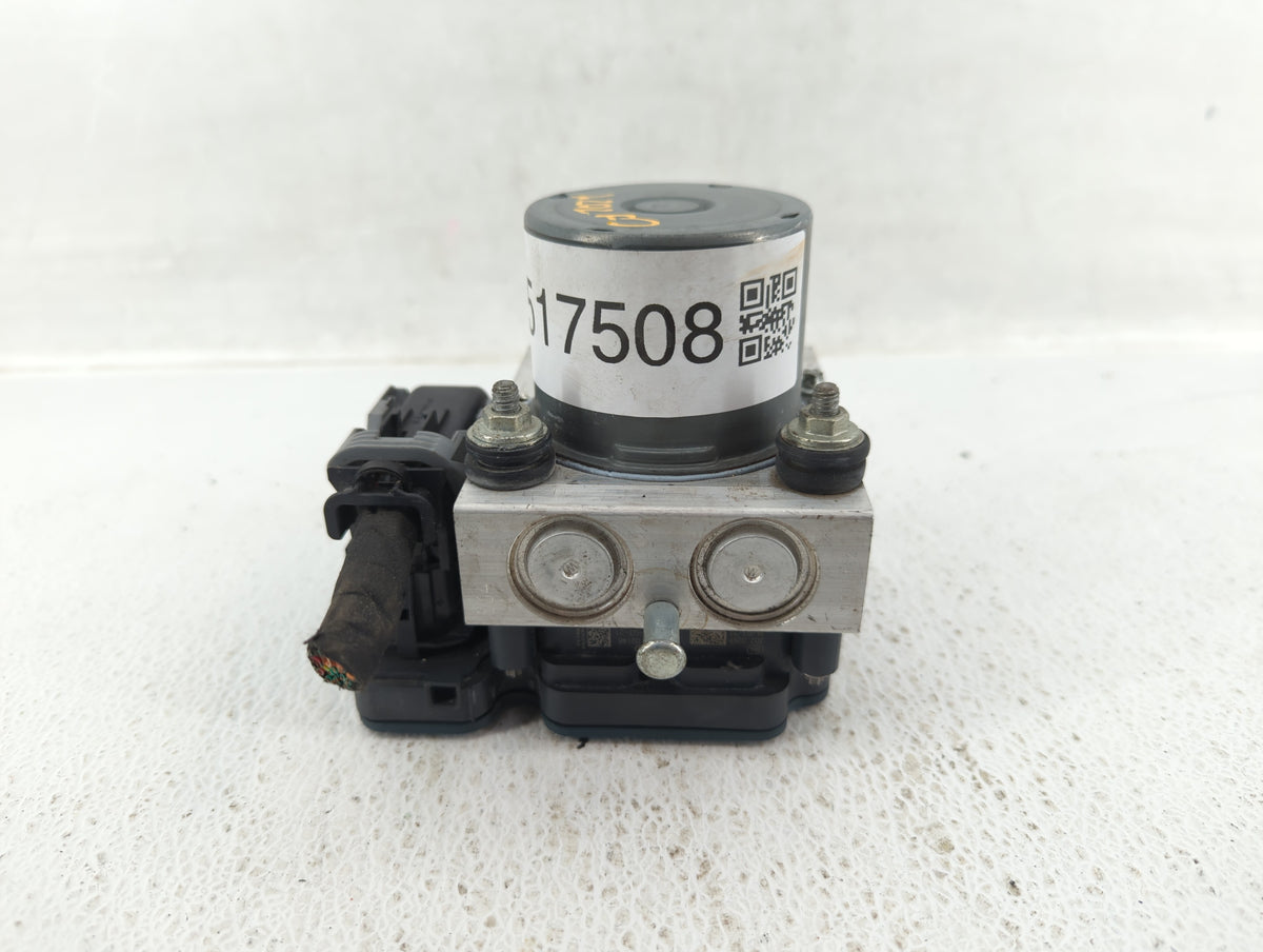 2016 Chrysler 200 Anti-Lock Brake ABS Pump Module Actuator OEM P/N:P68267002AC Fits OEM Used Auto Parts - Oemusedautoparts1.