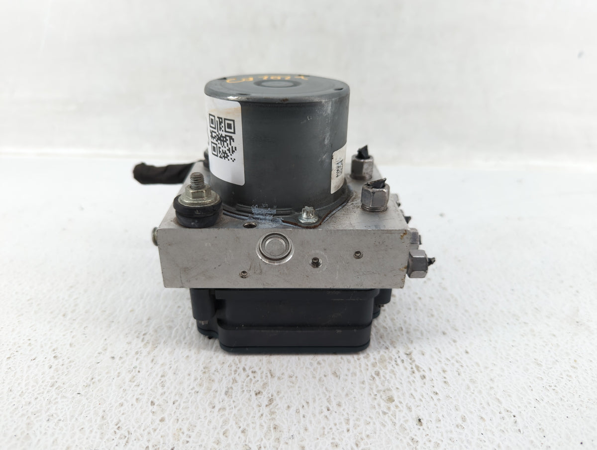 2016 Chrysler 200 Anti-Lock Brake ABS Pump Module Actuator OEM P/N:P68267002AC Fits OEM Used Auto Parts - Oemusedautoparts1.