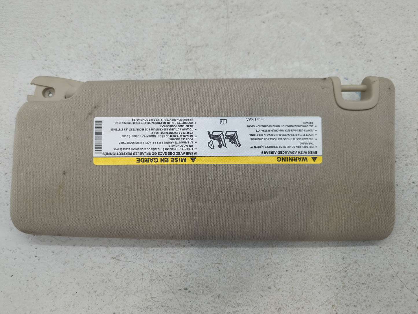 2016-2017 Chrysler 200 Sun Visor Shade Replacement Passenger Right Mirror Fits Fits 2016 2017 OEM Used Auto Parts - Oemuseda