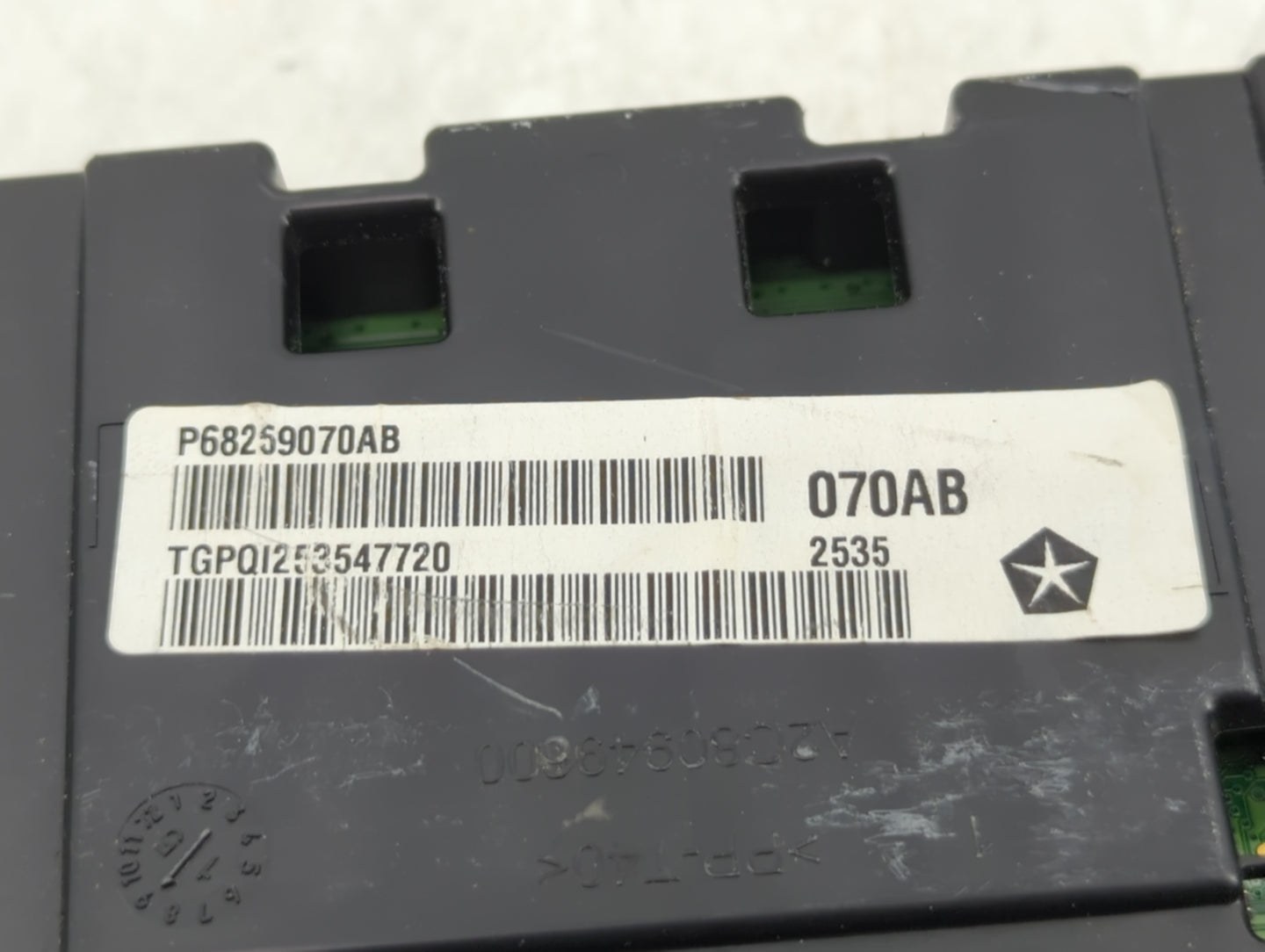 2016 Chrysler 200 Instrument Cluster Speedometer Gauges P/N:P68259070AB Fits OEM Used Auto Parts - Oemusedautoparts1.com