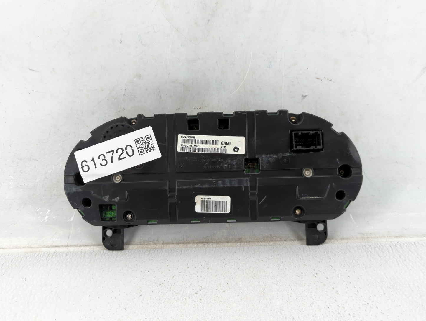 2016 Chrysler 200 Instrument Cluster Speedometer Gauges P/N:P68259070AB Fits OEM Used Auto Parts - Oemusedautoparts1.com
