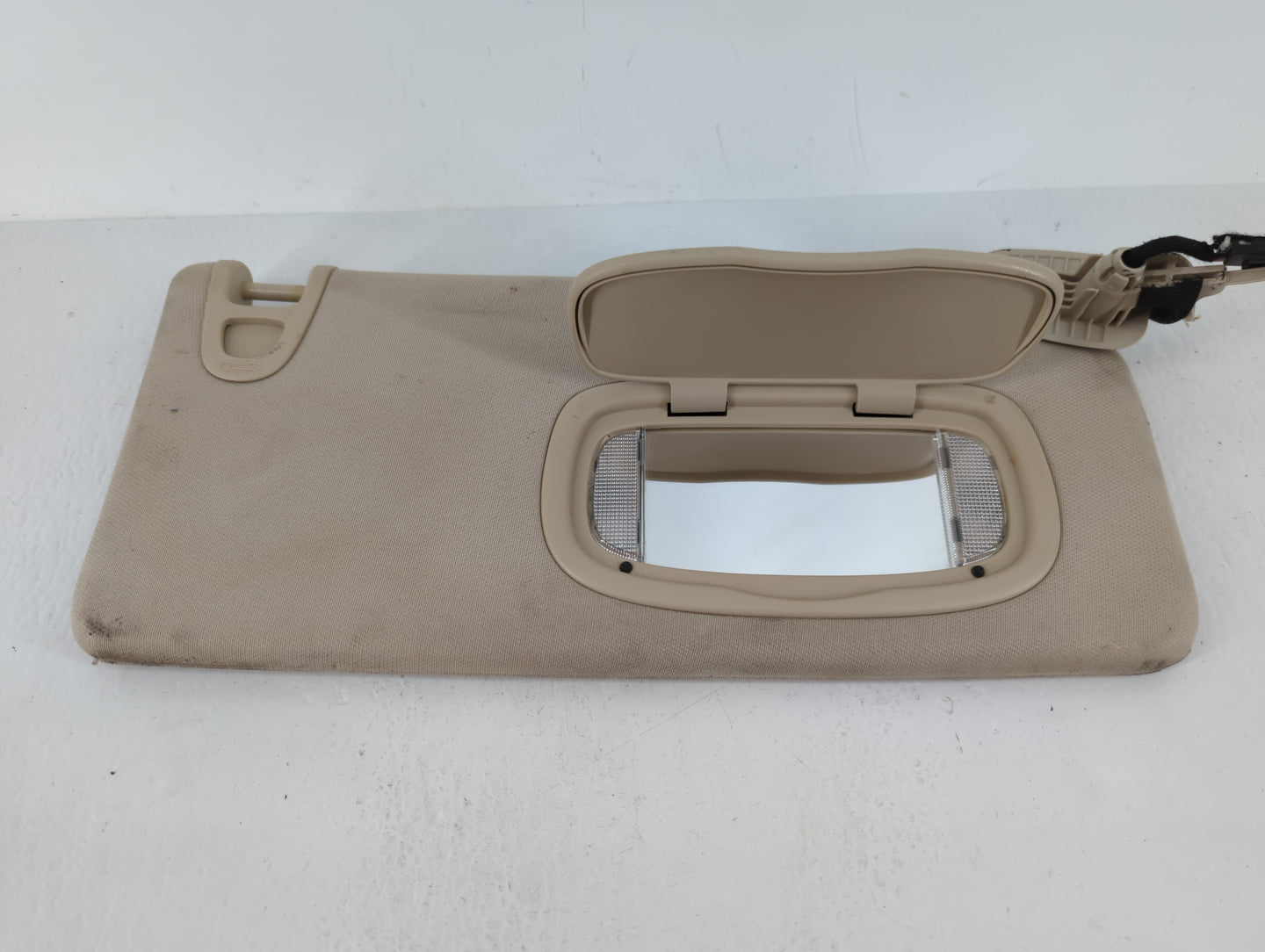 2016-2017 Chrysler 200 Sun Visor Shade Replacement Driver Left Mirror Fits Fits 2016 2017 OEM Used Auto Parts - Oemusedautop