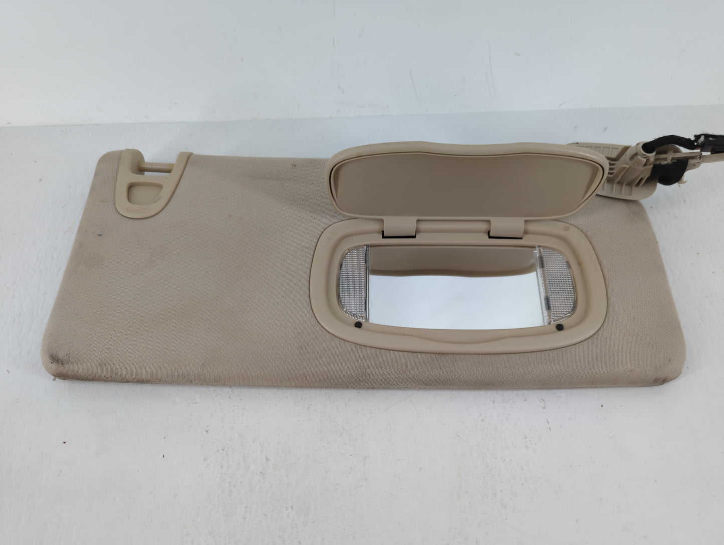 2016-2017 Chrysler 200 Sun Visor Shade Replacement Driver Left Mirror Fits Fits 2016 2017 OEM Used Auto Parts - Oemusedautop