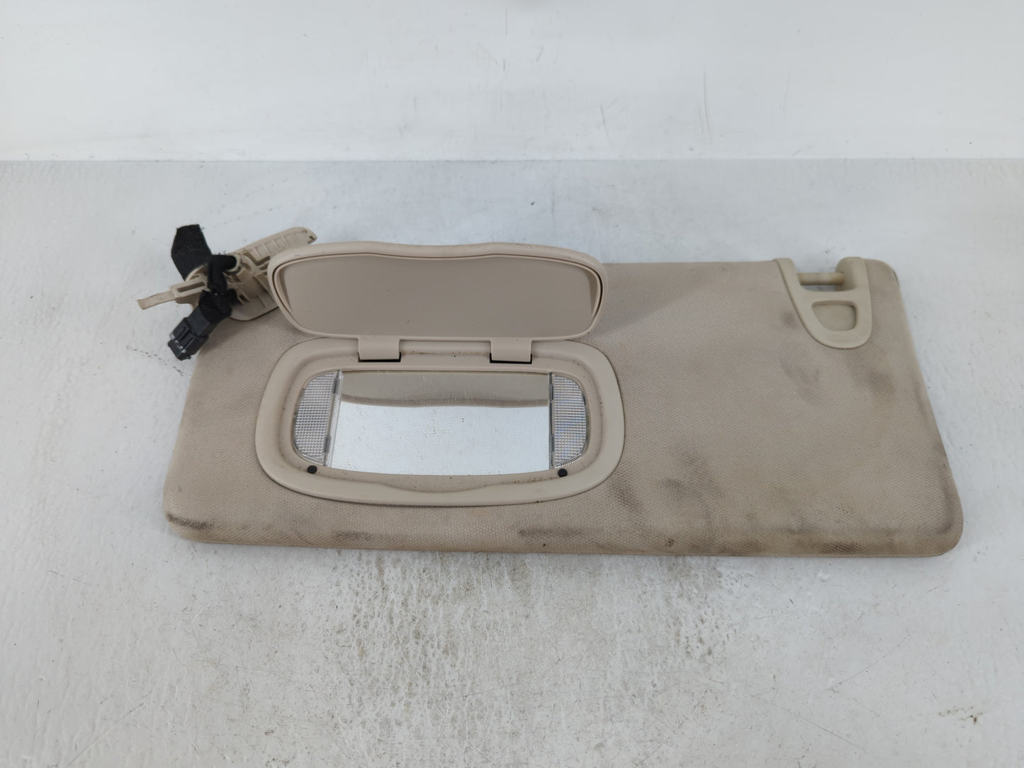 2016-2017 Chrysler 200 Sun Visor Shade Replacement Driver Left Mirror Fits Fits 2016 2017 OEM Used Auto Parts - Oemusedautop