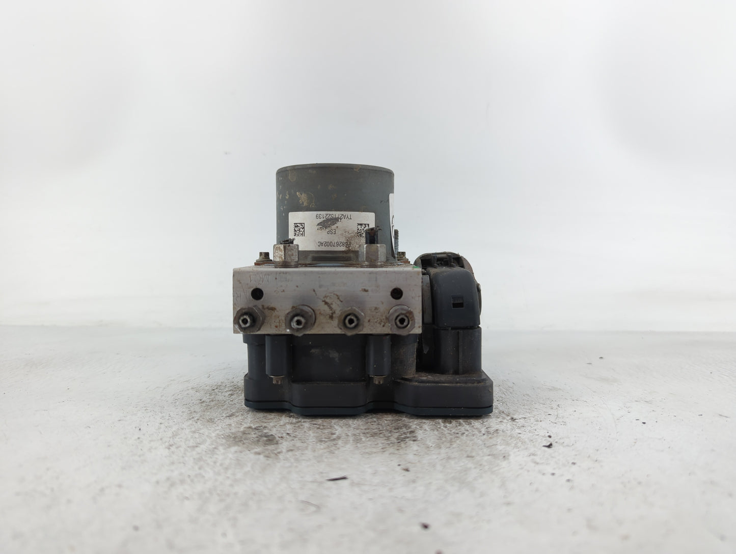 2016 Chrysler 200 ABS Pump Control Module Replacement P/N:P68267002AC Fits OEM Used Auto Parts - Oemusedautoparts1.com
