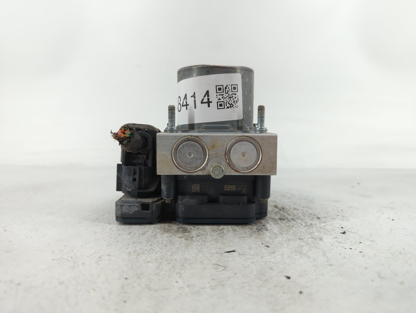 2016 Chrysler 200 ABS Pump Control Module Replacement P/N:P68267002AC Fits OEM Used Auto Parts - Oemusedautoparts1.com
