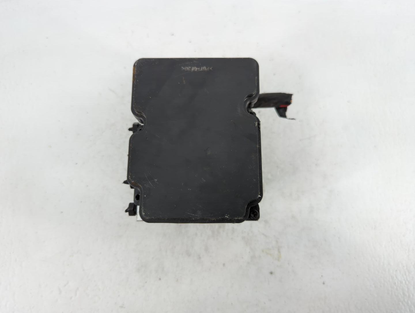 2016 Chrysler 200 ABS Pump Control Module Replacement P/N:F2589 22000 F2589 22900 Fits OEM Used Auto Parts - Oemusedautopart