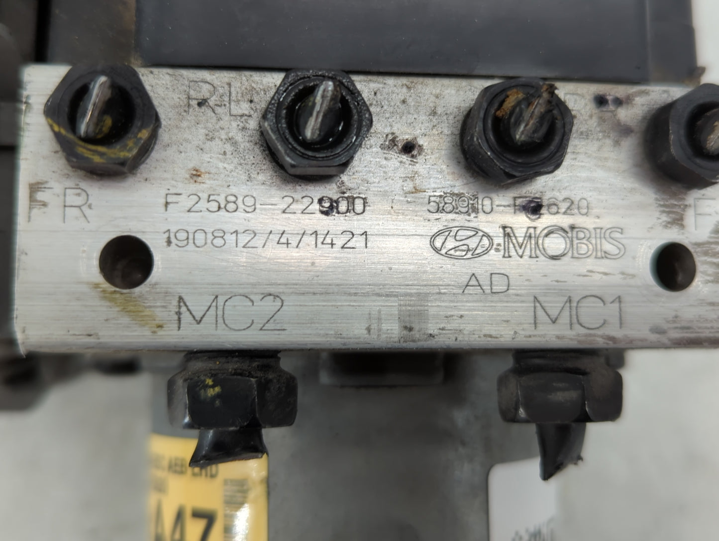 2016 Chrysler 200 ABS Pump Control Module Replacement P/N:F2589 22000 F2589 22900 Fits OEM Used Auto Parts - Oemusedautopart
