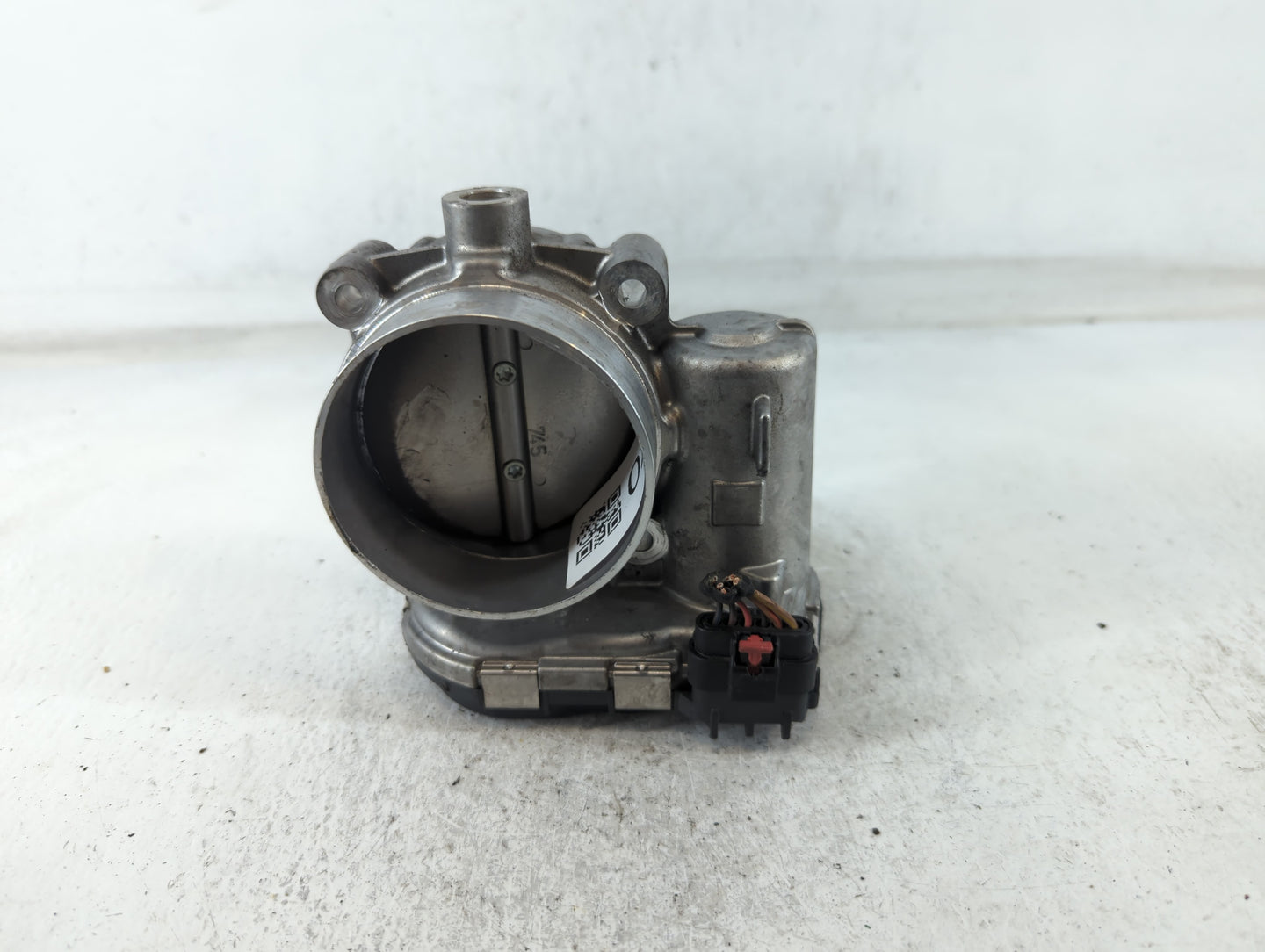 2011-2017 Chrysler 200 Throttle Body P/N:05184349AC 0 280 750 570 Fits OEM Used Auto Parts - Oemusedautoparts1.com