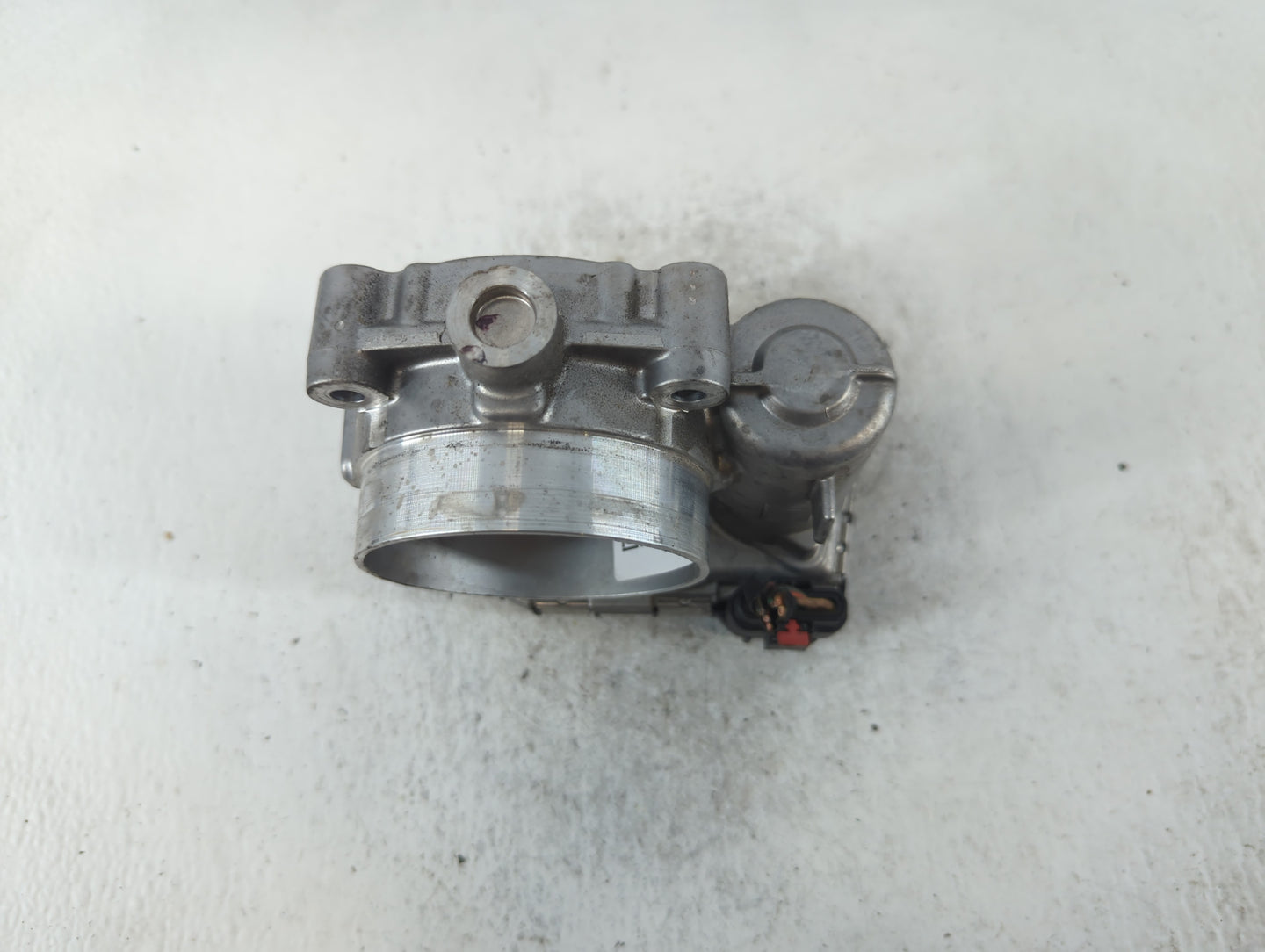 2011-2017 Chrysler 200 Throttle Body P/N:05184349AC 0 280 750 570 Fits OEM Used Auto Parts - Oemusedautoparts1.com