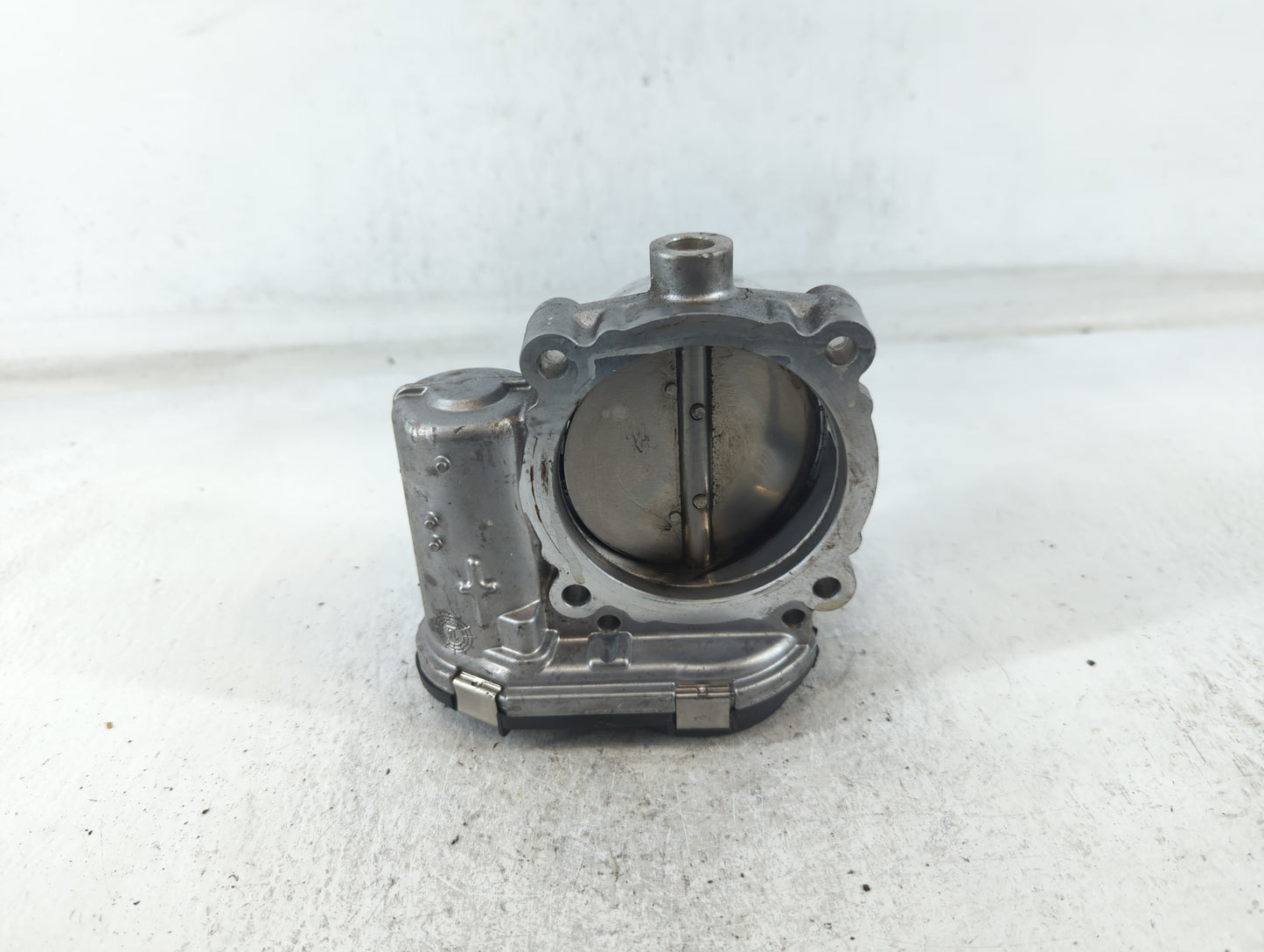 2011-2017 Chrysler 200 Throttle Body P/N:05184349AC 0 280 750 570 Fits OEM Used Auto Parts - Oemusedautoparts1.com