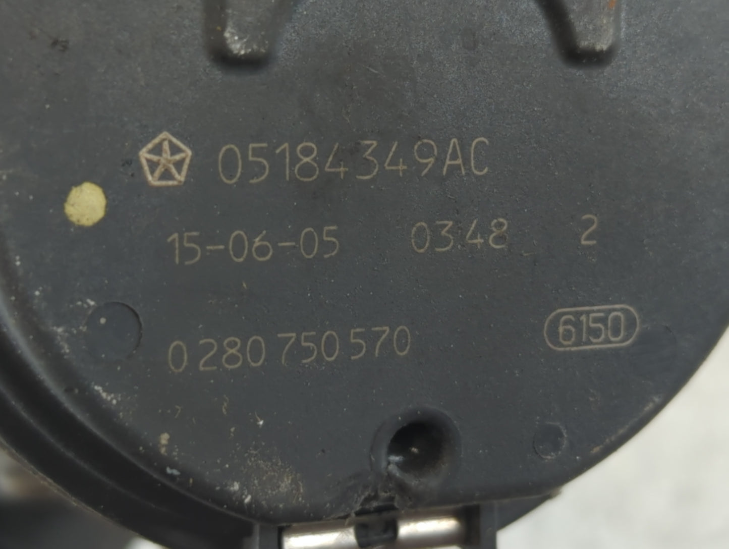 2011-2017 Chrysler 200 Throttle Body P/N:05184349AC 0 280 750 570 Fits OEM Used Auto Parts - Oemusedautoparts1.com