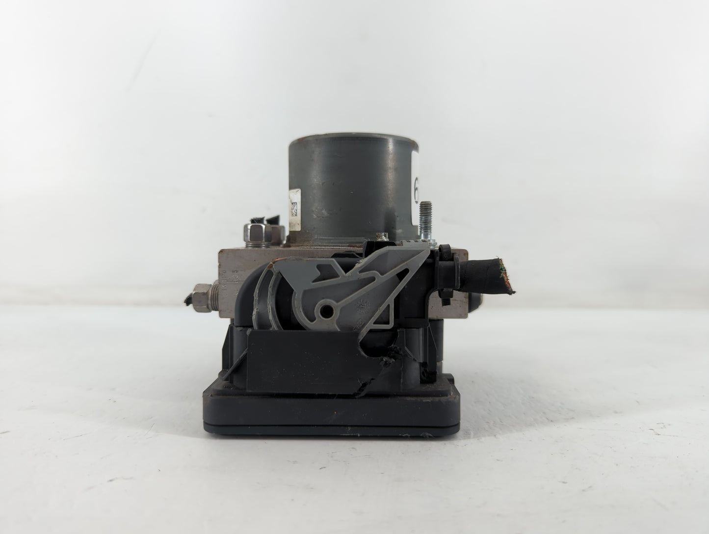 2016 Chrysler 200 ABS Pump Control Module Replacement P/N:P68267002AC Fits OEM Used Auto Parts - Oemusedautoparts1.com