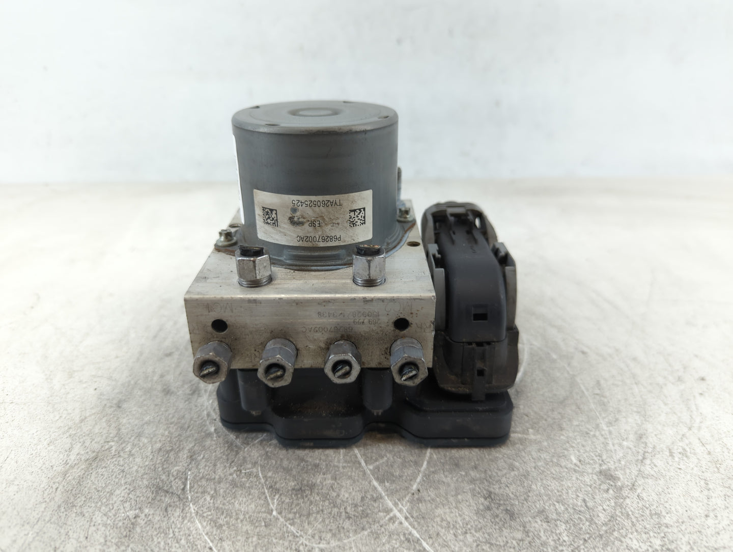 2016 Chrysler 200 ABS Pump Control Module Replacement P/N:P68267002AC Fits OEM Used Auto Parts - Oemusedautoparts1.com