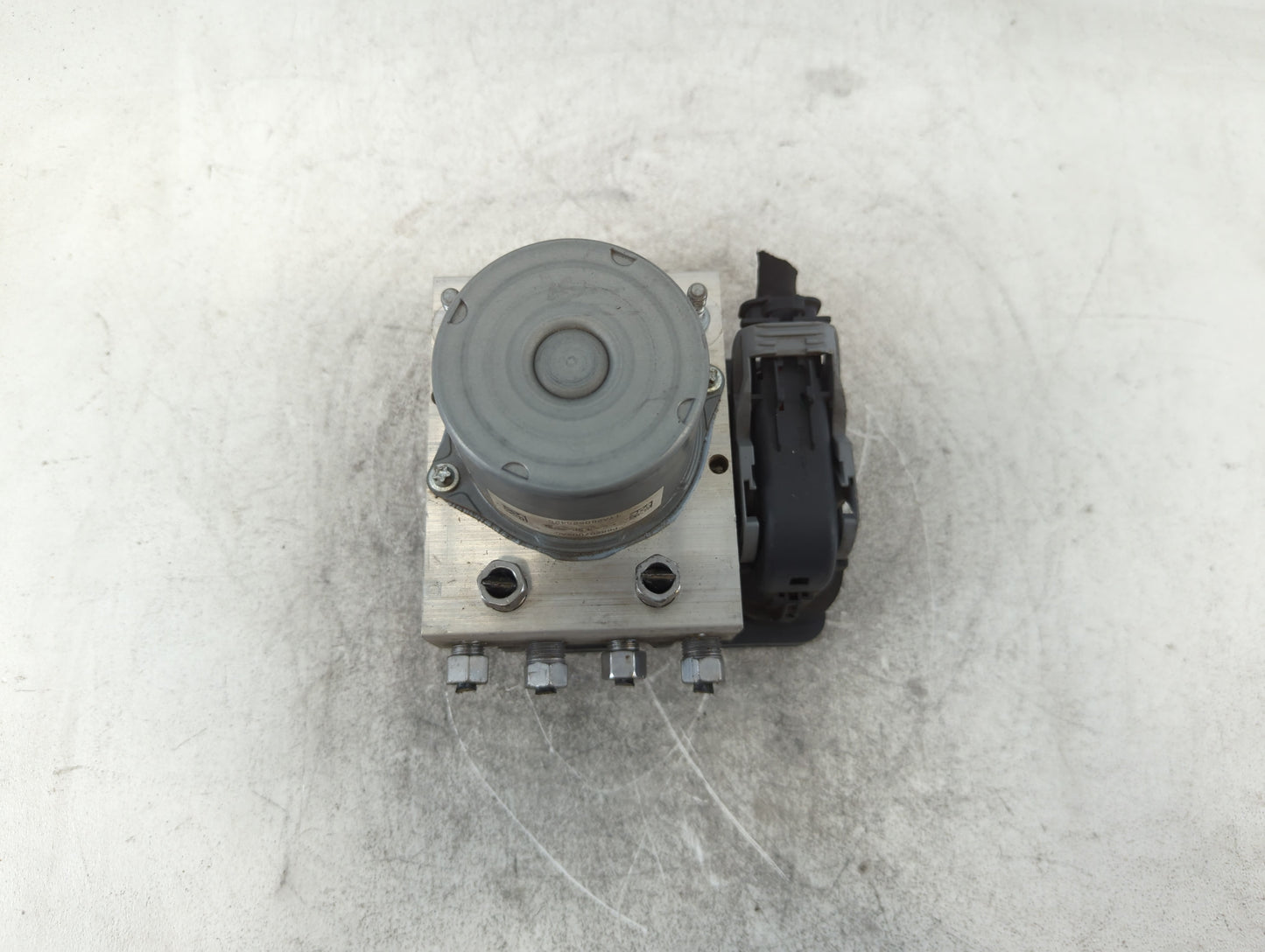 2016 Chrysler 200 ABS Pump Control Module Replacement P/N:P68267002AC Fits OEM Used Auto Parts - Oemusedautoparts1.com