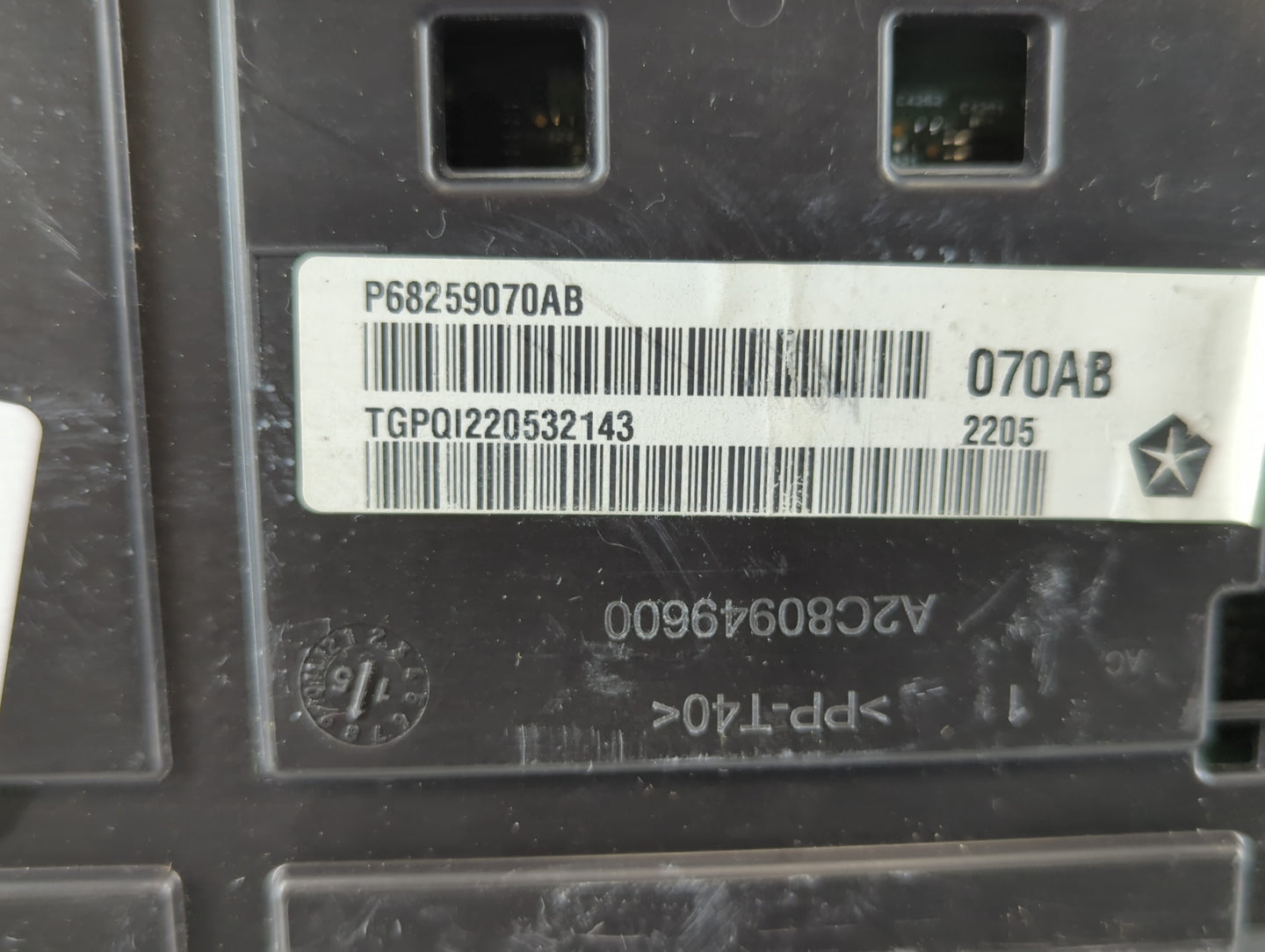 2016 Chrysler 200 Instrument Cluster Speedometer Gauges P/N:P68259070AB Fits OEM Used Auto Parts - Oemusedautoparts1.com