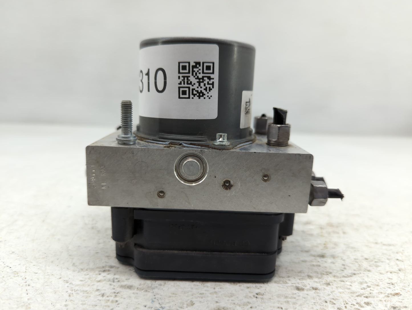 2016 Chrysler 200 ABS Pump Control Module Replacement P/N:P68267002AC Fits OEM Used Auto Parts - Oemusedautoparts1.com