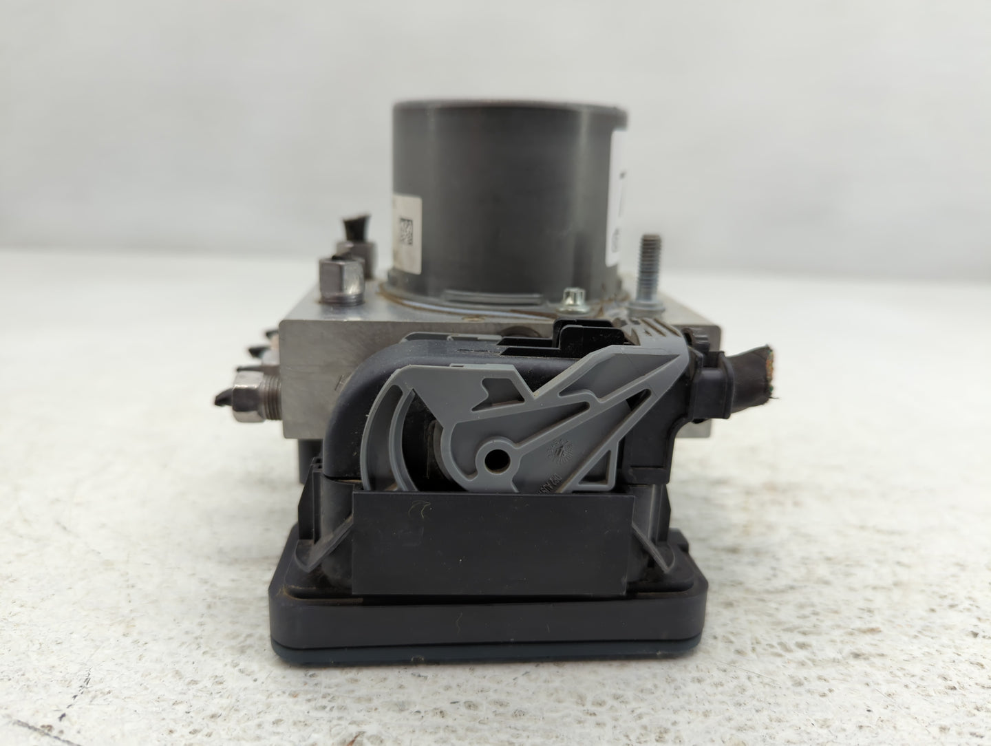 2016 Chrysler 200 ABS Pump Control Module Replacement P/N:P68267002AC Fits OEM Used Auto Parts - Oemusedautoparts1.com