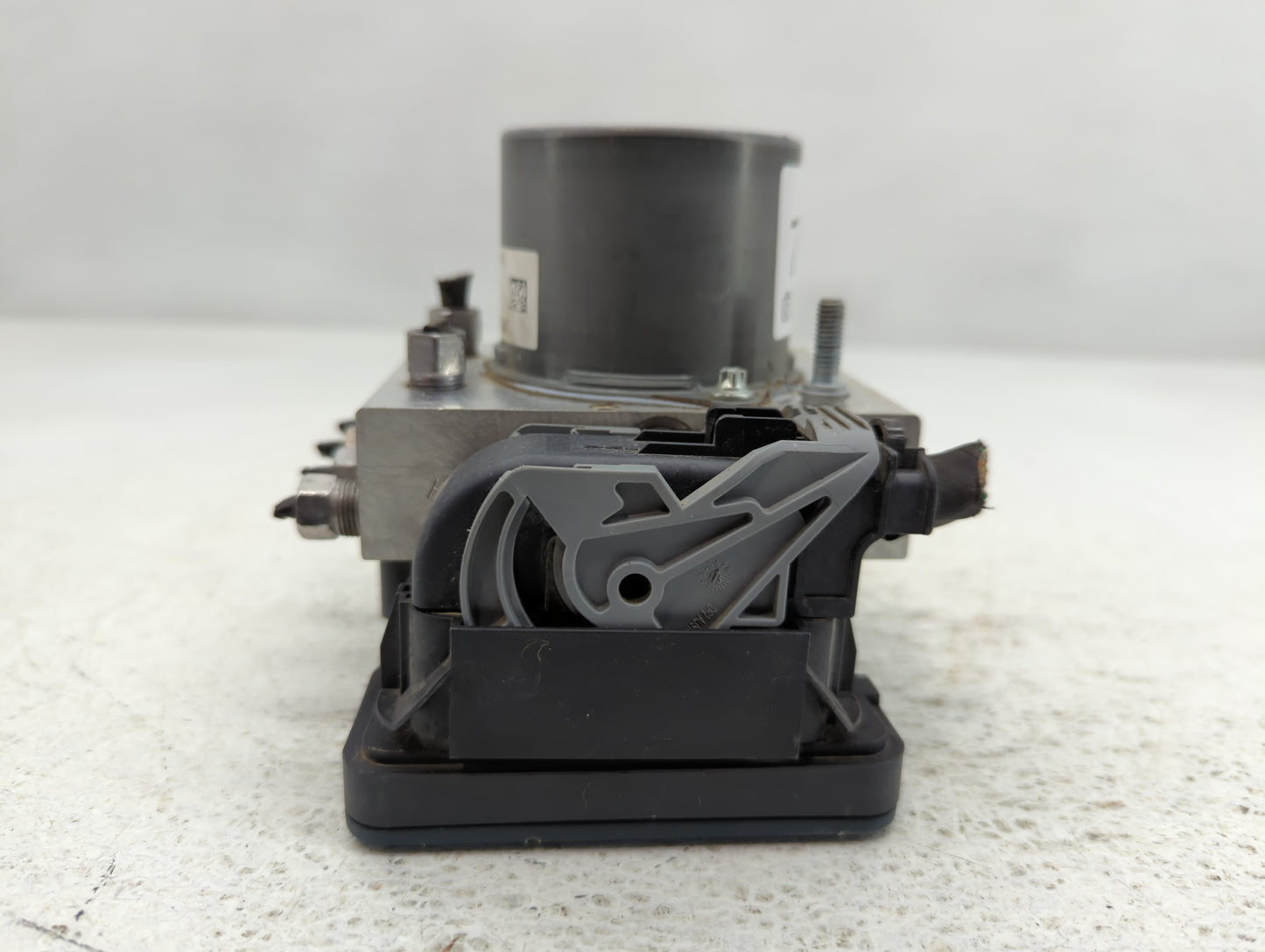2016 Chrysler 200 ABS Pump Control Module Replacement P/N:P68267002AC Fits OEM Used Auto Parts - Oemusedautoparts1.com