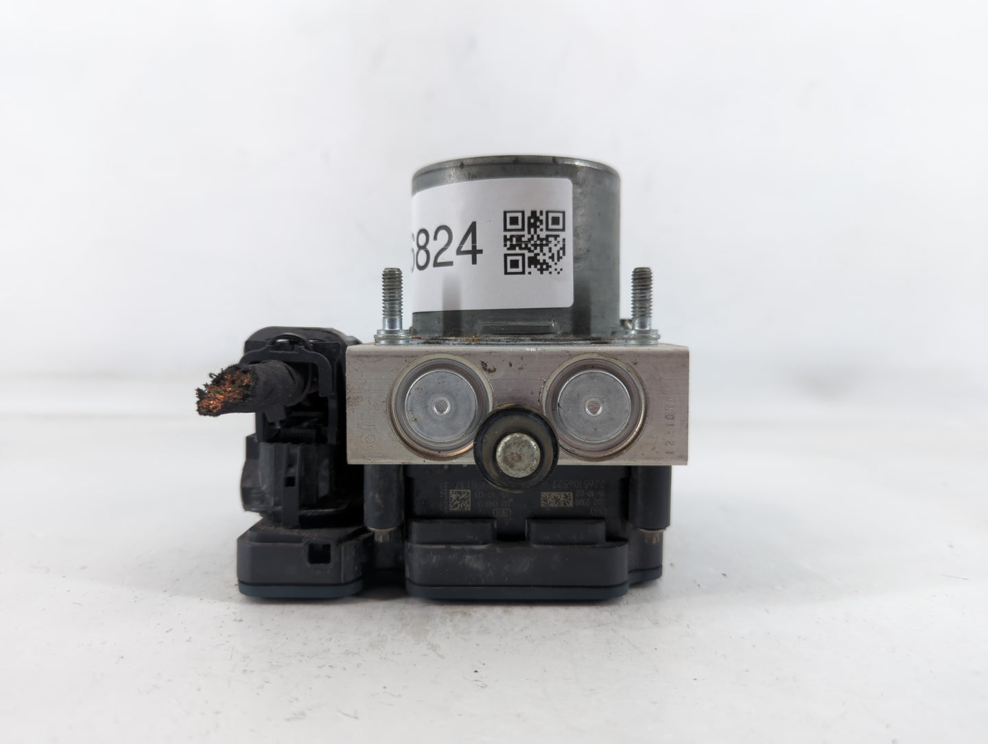2016 Chrysler 200 ABS Pump Control Module Replacement P/N:P68267002AC Fits OEM Used Auto Parts - Oemusedautoparts1.com