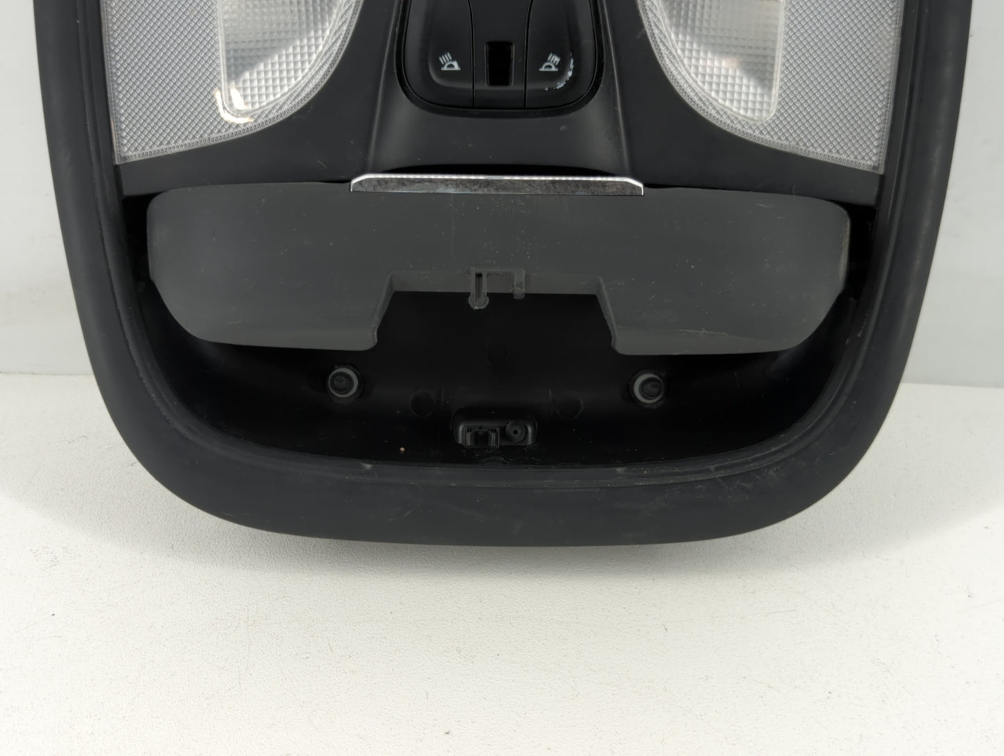 2015-2017 Chrysler 200 Overhead Roof Console 747949 - Oemusedautoparts1.com