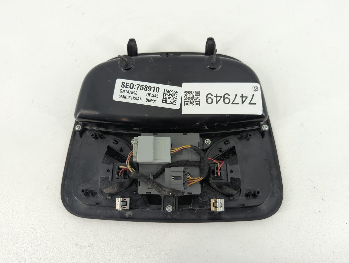 2015-2017 Chrysler 200 Overhead Roof Console 747949 - Oemusedautoparts1.com