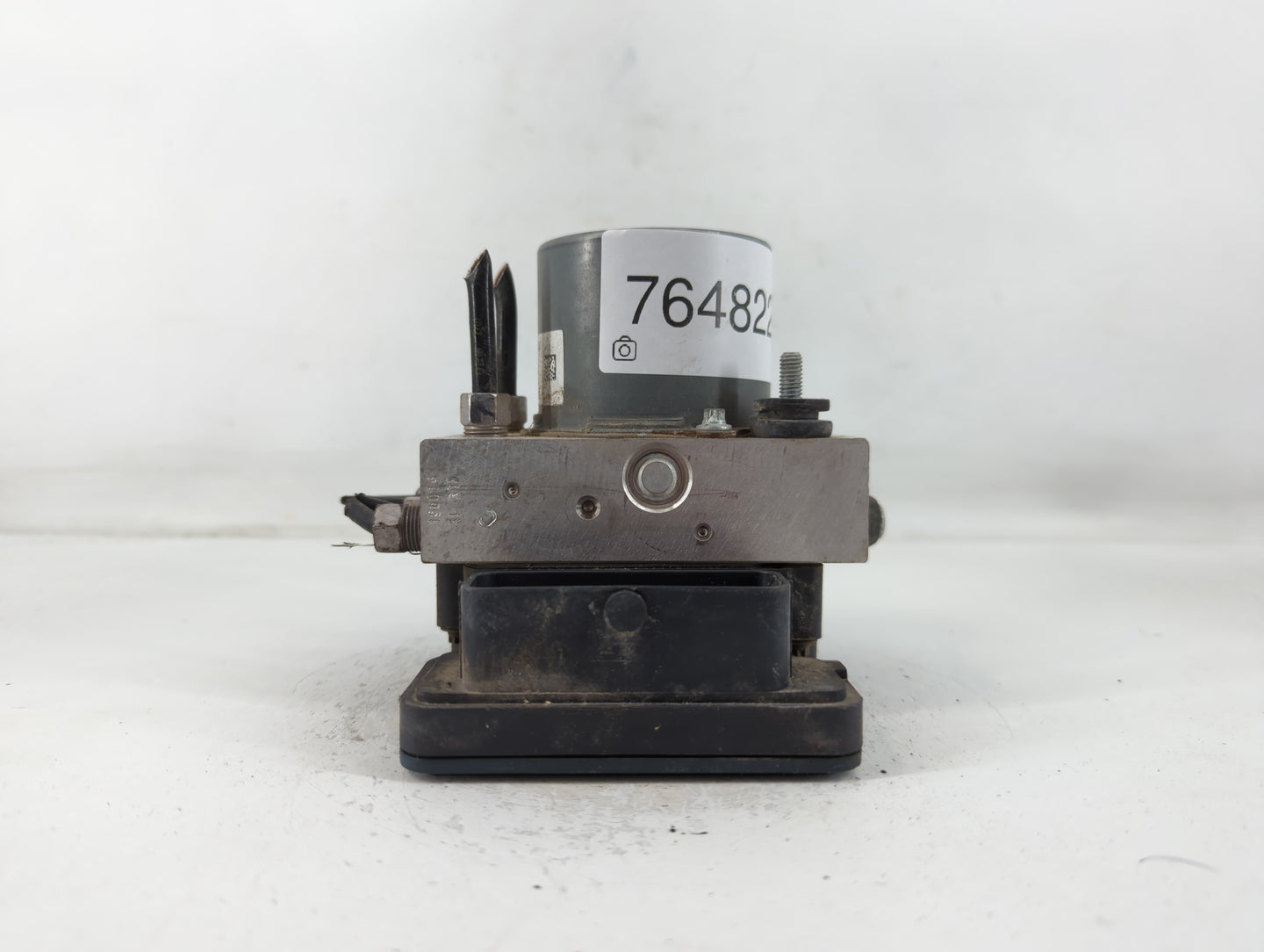 2016 Chrysler 200 ABS Pump Control Module Replacement P/N:68267002AC Fits OEM Used Auto Parts - Oemusedautoparts1.com
