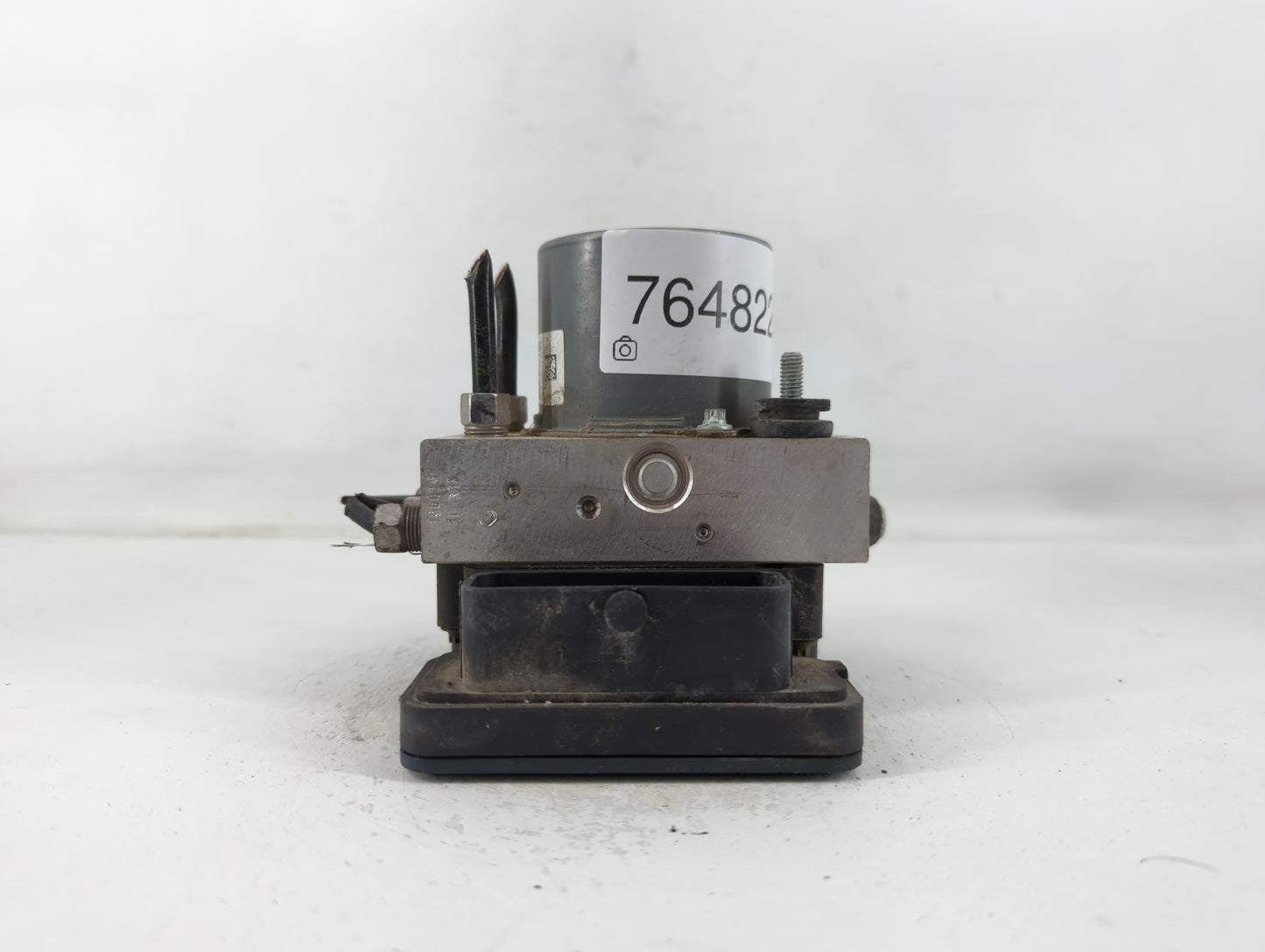 2016 Chrysler 200 ABS Pump Control Module Replacement P/N:68267002AC Fits OEM Used Auto Parts - Oemusedautoparts1.com