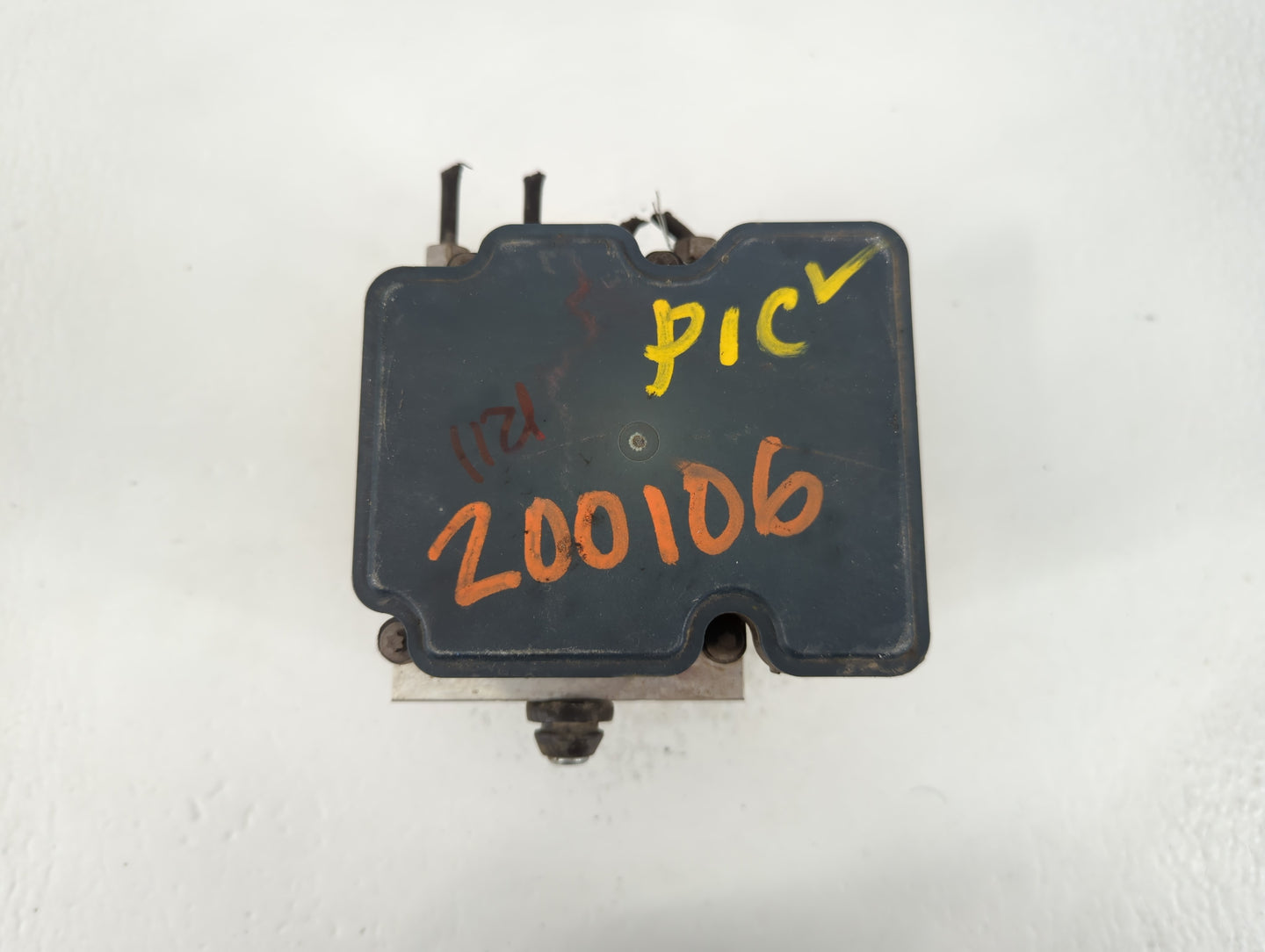 2016 Chrysler 200 ABS Pump Control Module Replacement P/N:68267002AC Fits OEM Used Auto Parts - Oemusedautoparts1.com