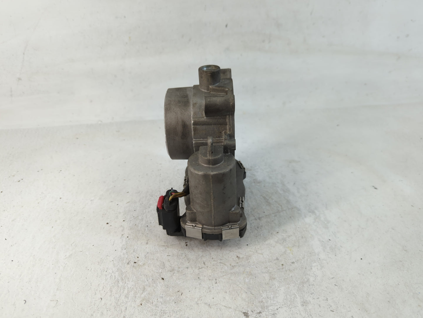 2015-2017 Chrysler 200 Throttle Body P/N:04891790AB Fits Fits 2014 2015 2016 2017 2018 2019 2020 2021 2022 OEM Used Auto Par
