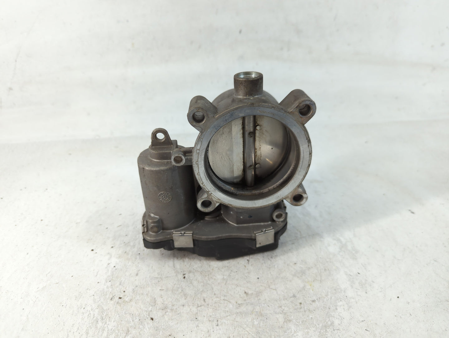 2015-2017 Chrysler 200 Throttle Body P/N:04891790AB Fits Fits 2014 2015 2016 2017 2018 2019 2020 2021 2022 OEM Used Auto Par