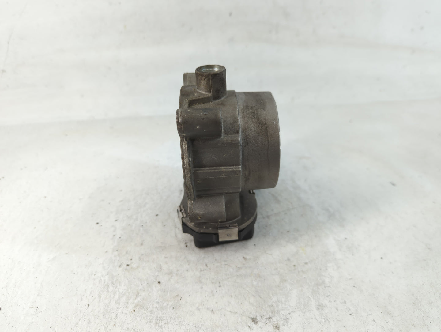 2015-2017 Chrysler 200 Throttle Body P/N:04891790AB Fits Fits 2014 2015 2016 2017 2018 2019 2020 2021 2022 OEM Used Auto Par