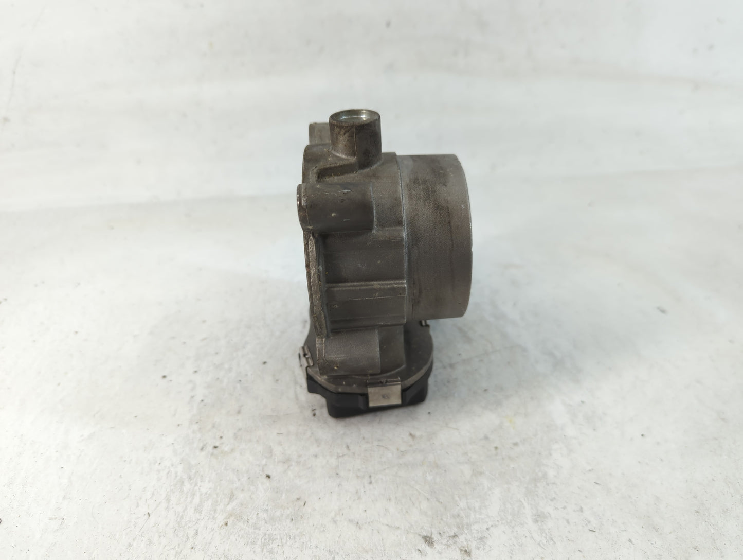 2015-2017 Chrysler 200 Throttle Body P/N:04891790AB Fits Fits 2014 2015 2016 2017 2018 2019 2020 2021 2022 OEM Used Auto Par