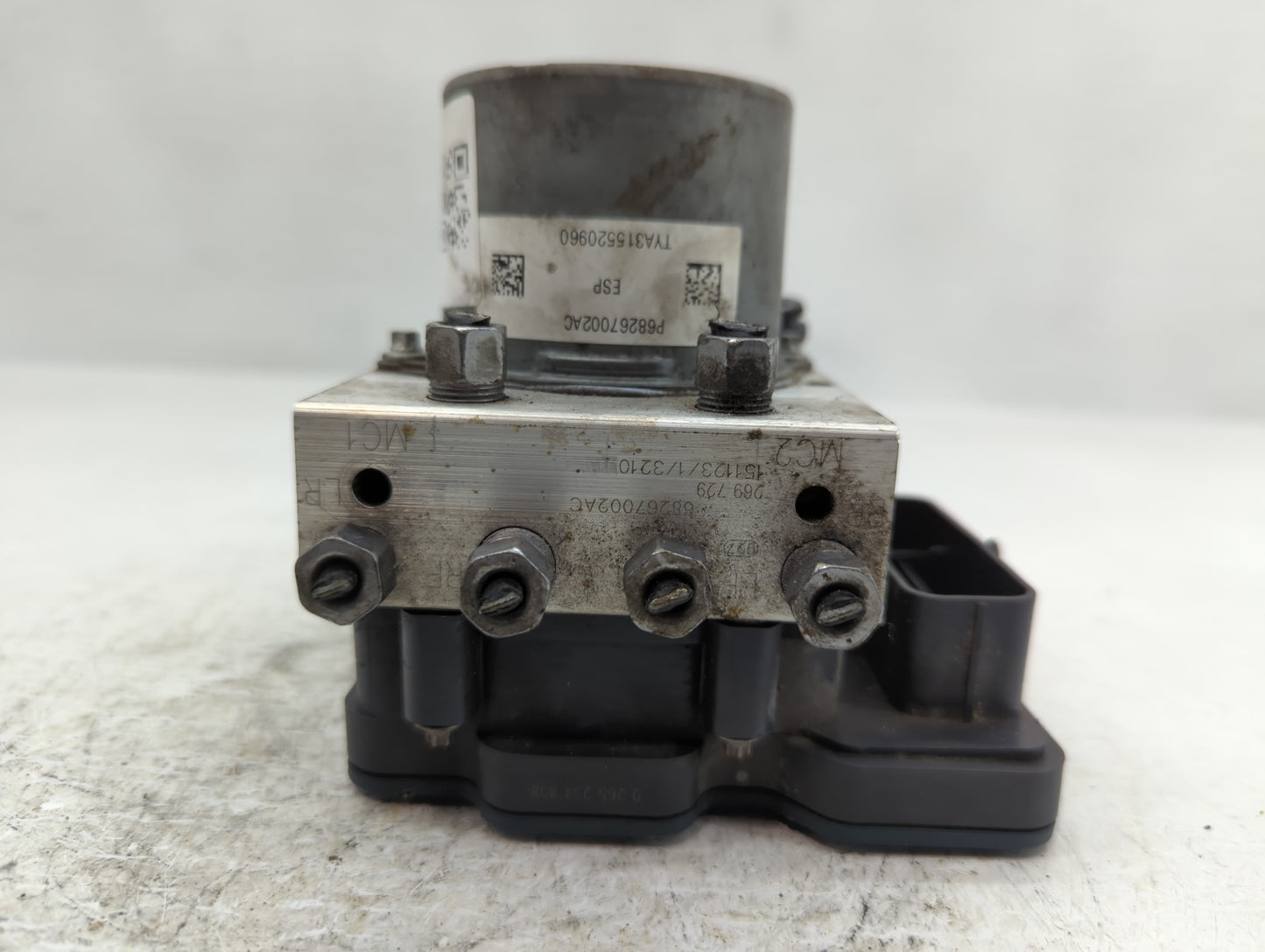 2016 Chrysler 200 ABS Pump Control Module Replacement P/N:68267002AC Fits OEM Used Auto Parts - Oemusedautoparts1.com